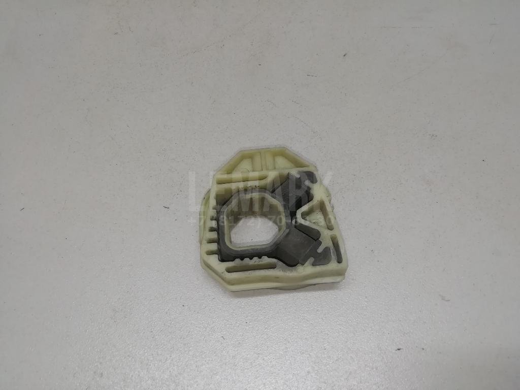 Кронштейн радиатора для  Audi A4 [B8] 2007-2015