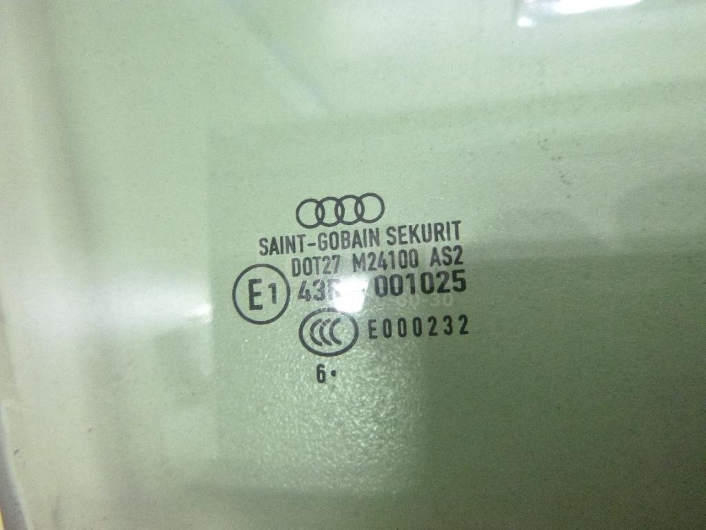 Стекло двери передней правой