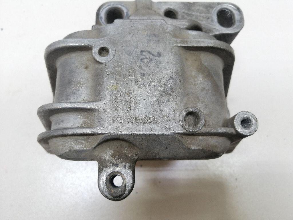 Опора двигателя правая