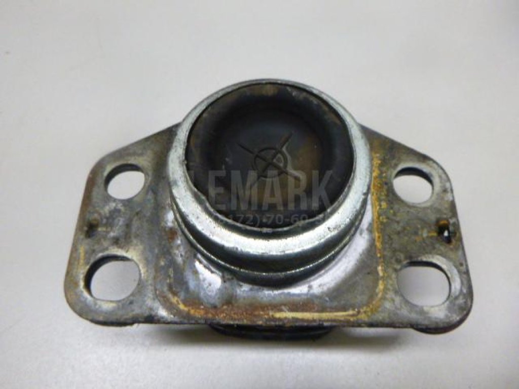 Опора двигателя