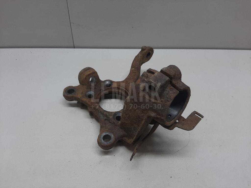 Кулак поворотный передний левый