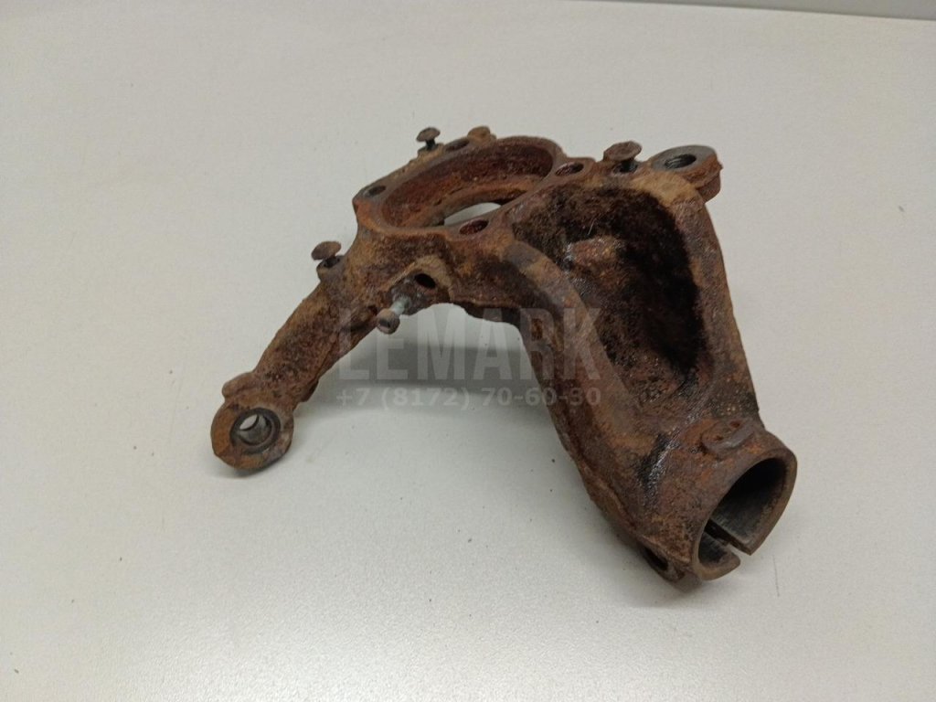 Кулак поворотный передний левый