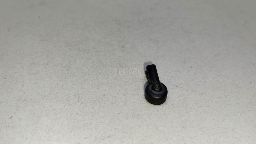 Форсунка омывателя зад стекла