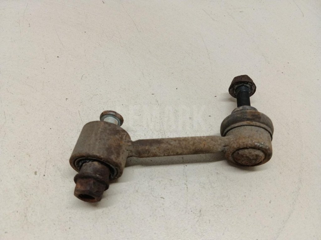 Стойка заднего стабилизатора