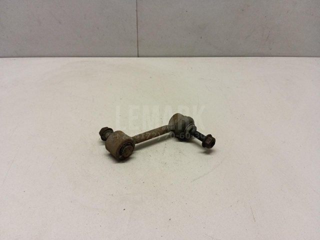 Стойка заднего стабилизатора