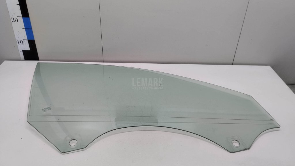 Стекло двери передней правой