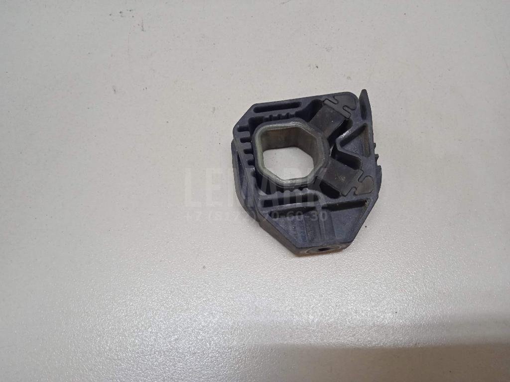 Кронштейн радиатора