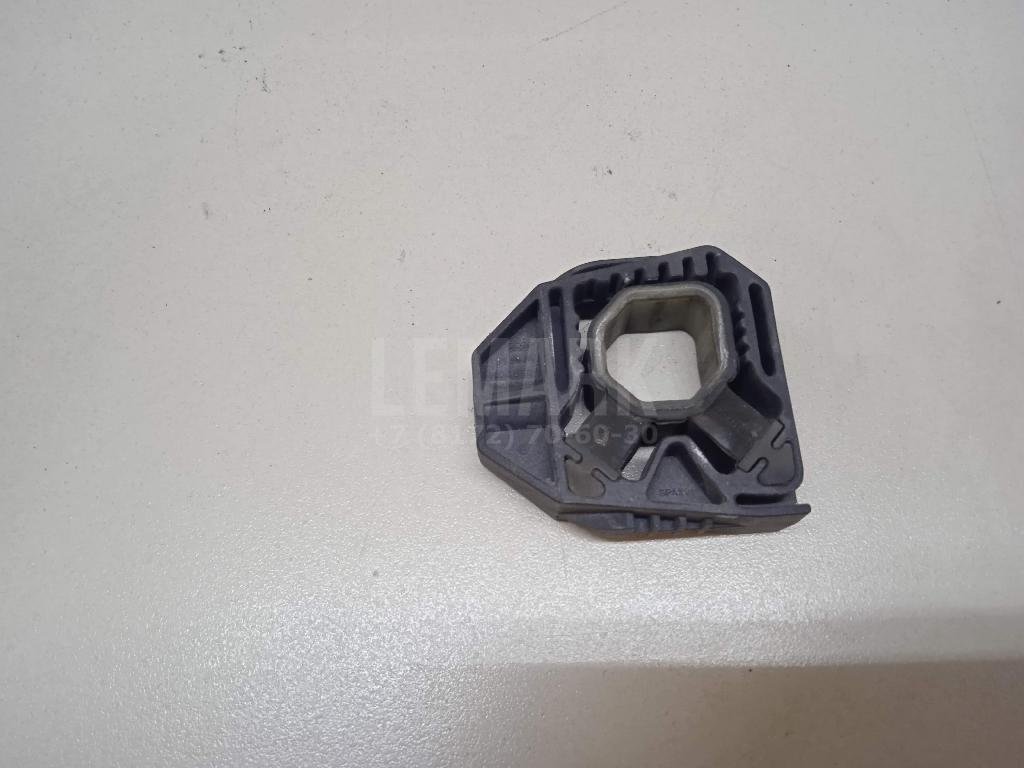 Кронштейн радиатора