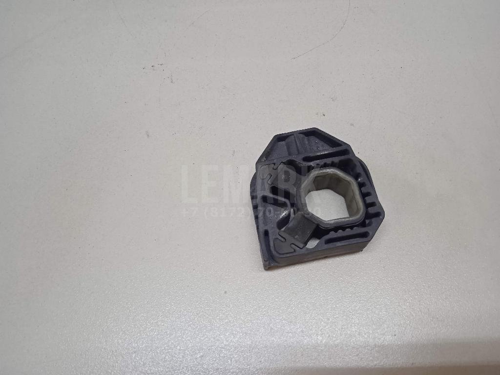 Кронштейн радиатора