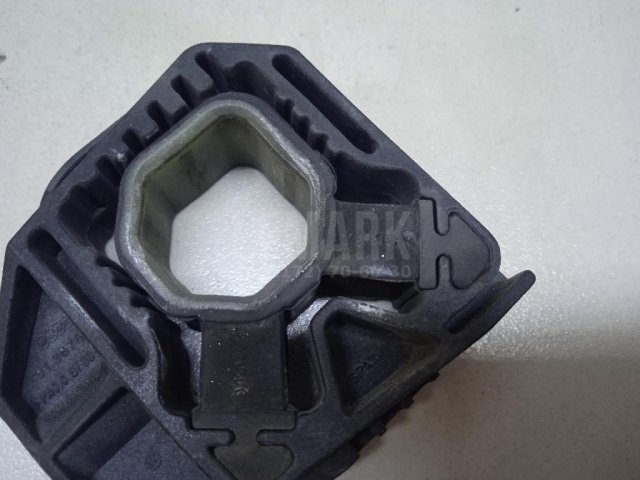 Кронштейн радиатора