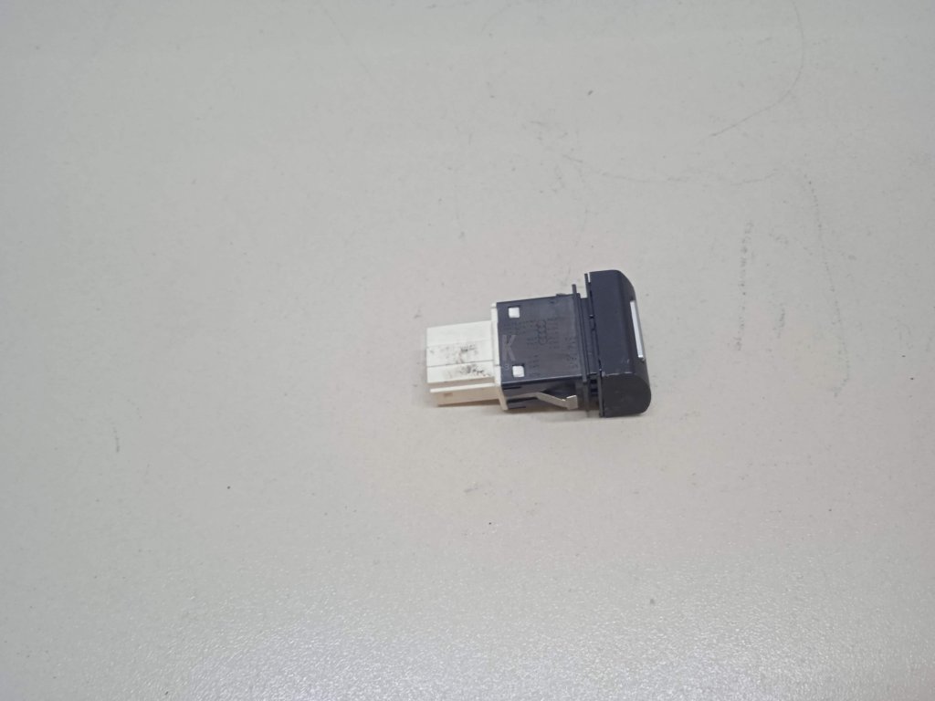 Кнопка антипробуксовочной системы