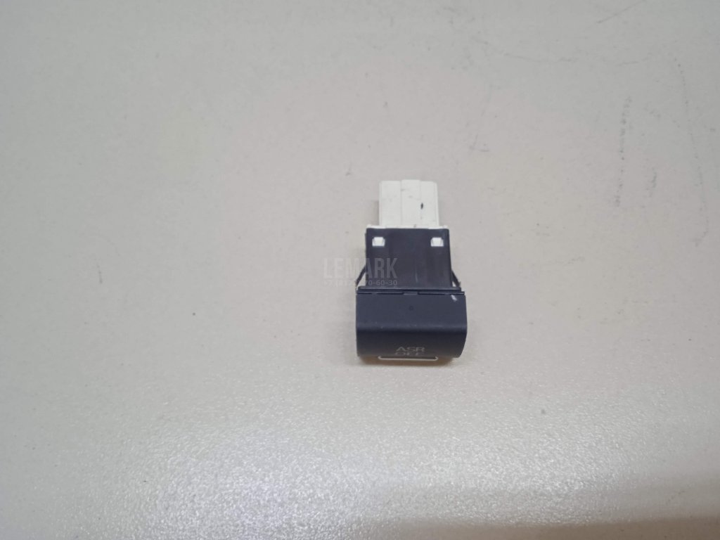 Кнопка антипробуксовочной системы