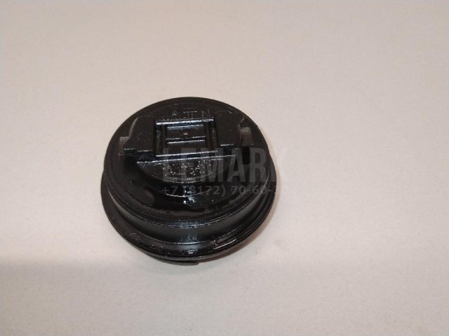 Крышка маслозаливной горловины