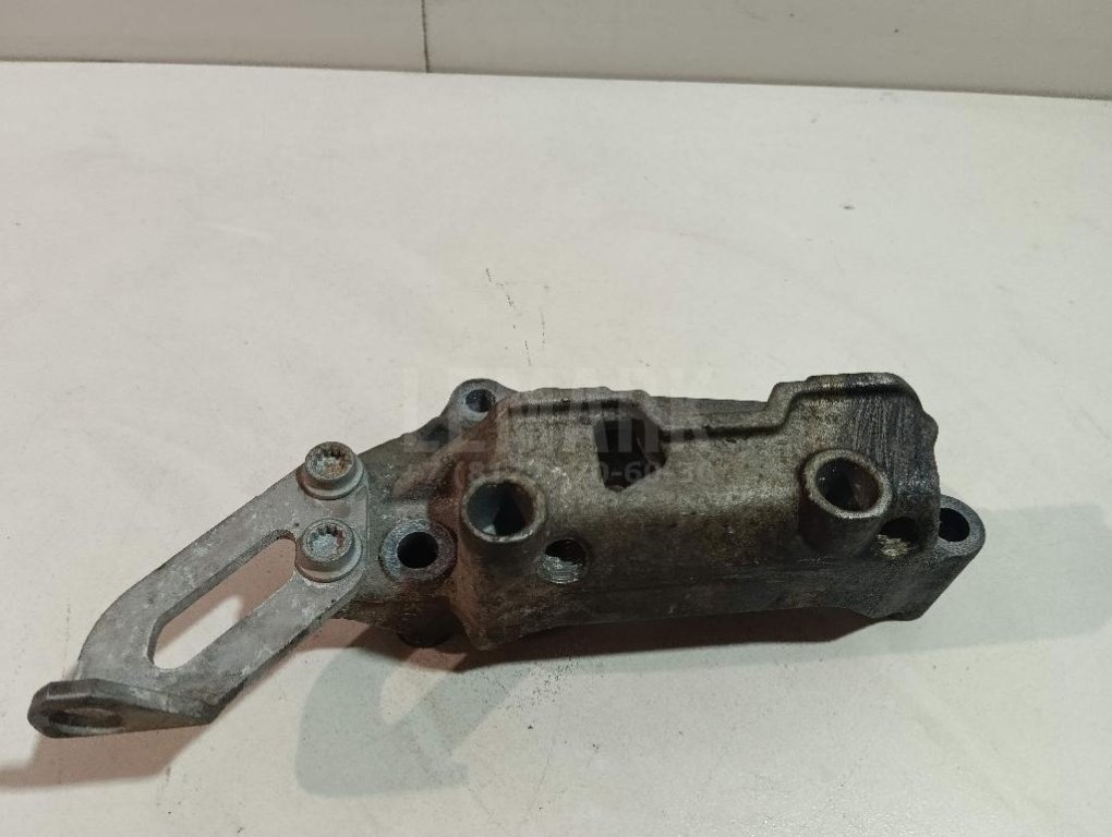 Кронштейн двигателя правый для  Audi A4 [B8] Allroad 2009-2015