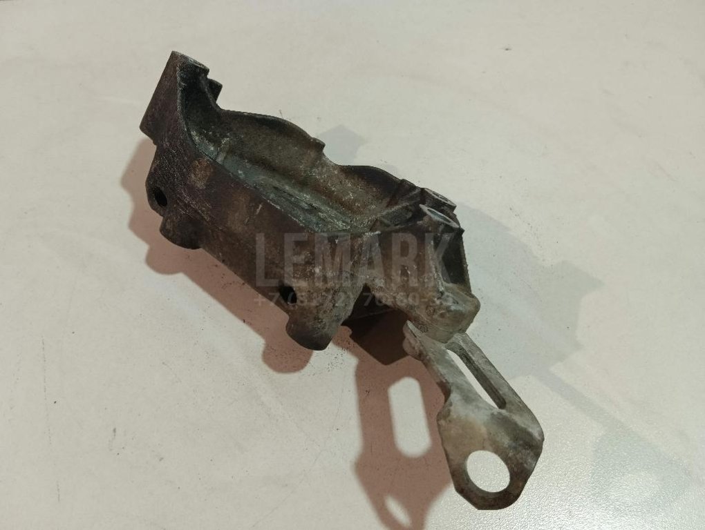 Кронштейн двигателя правый для  Audi A4 [B8] Allroad 2009-2015