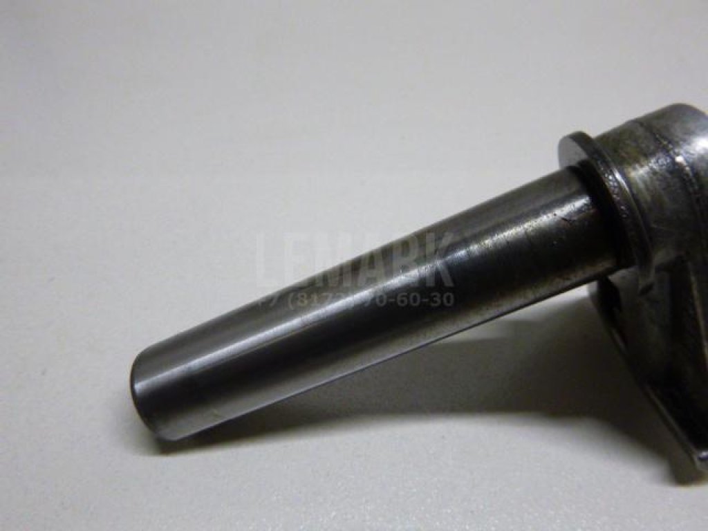 Ось шестерни задней передачи