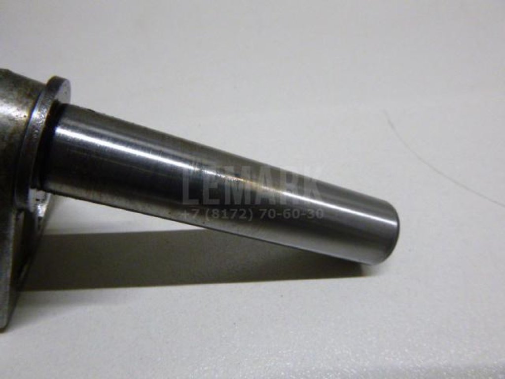 Ось шестерни задней передачи