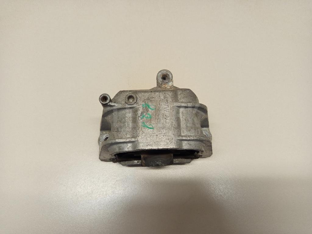 Опора двигателя правая