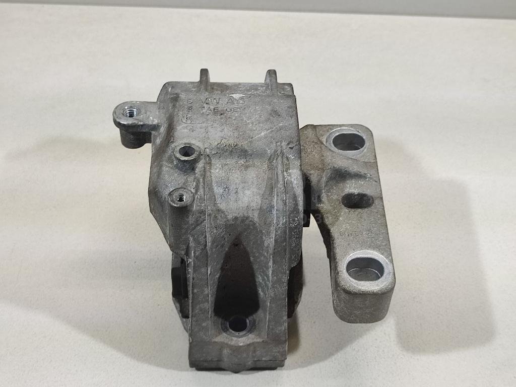 Опора двигателя правая