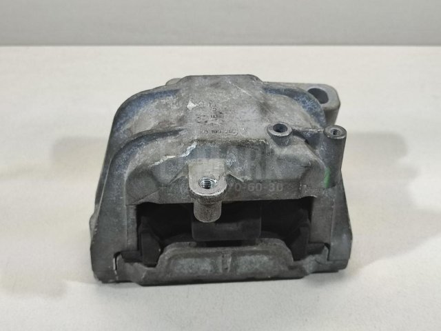 Опора двигателя правая