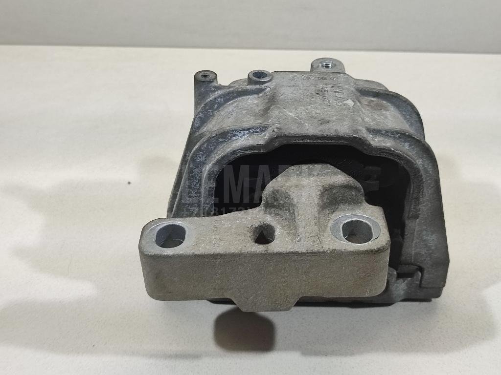 Опора двигателя правая