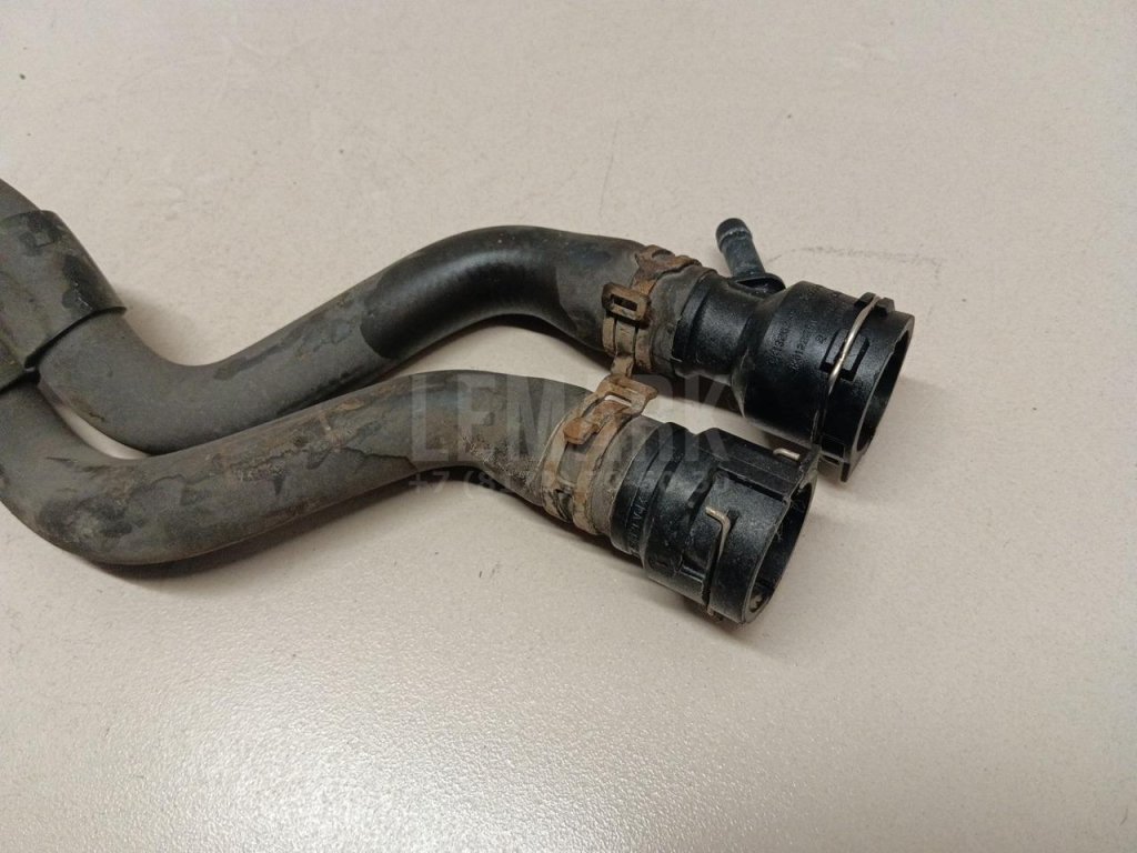 Патрубок отопителя