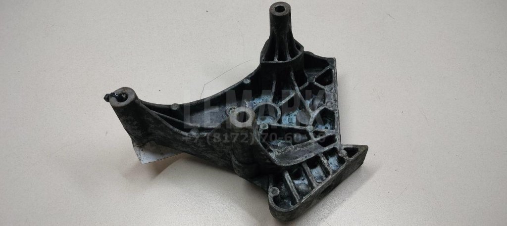 Кронштейн двигателя правый