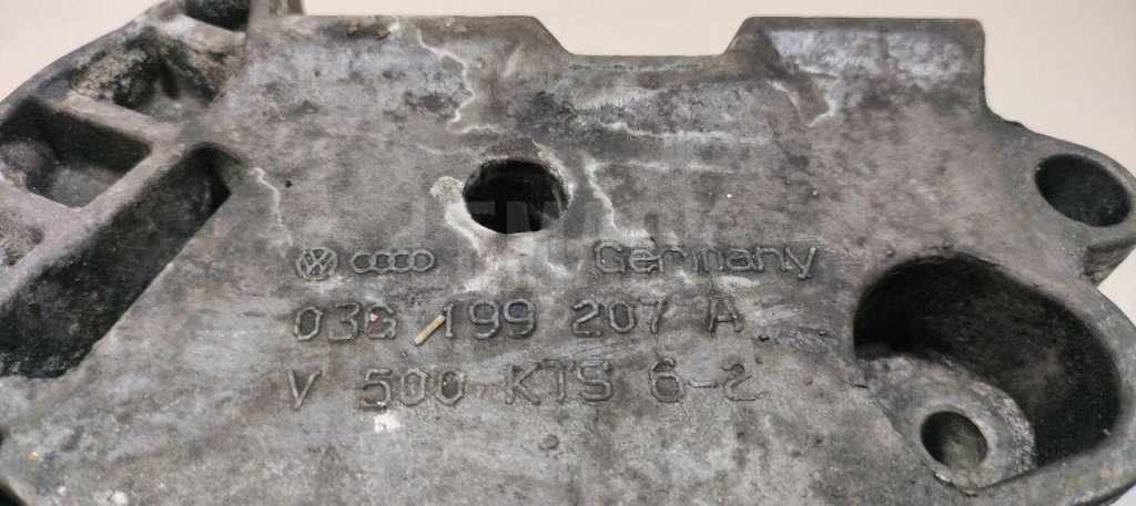 Кронштейн двигателя правый