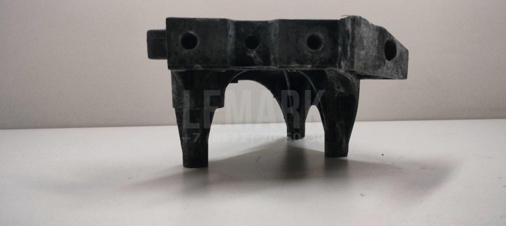 Кронштейн двигателя правый