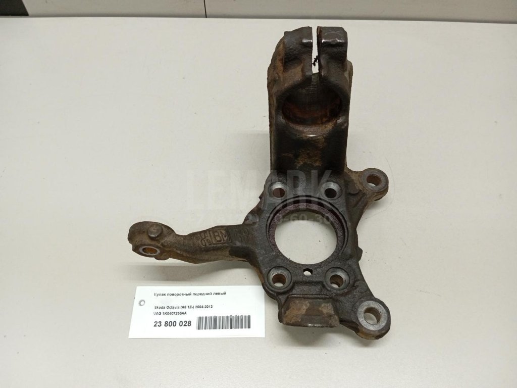 Кулак поворотный передний левый