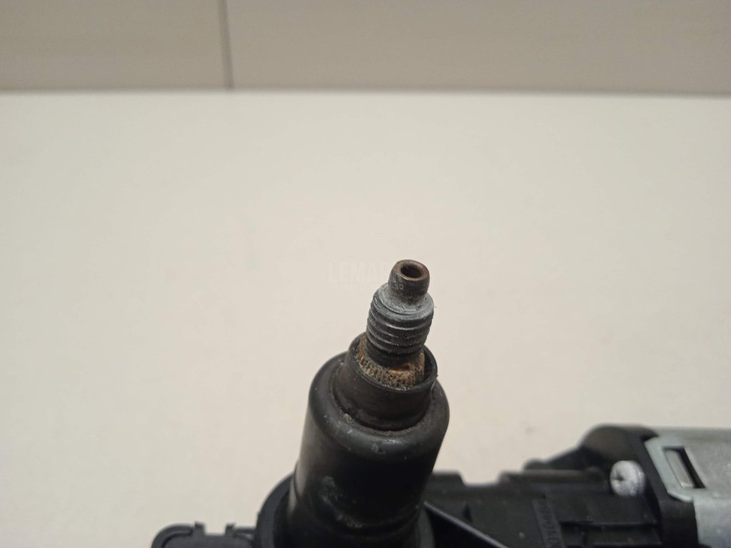 Моторчик стеклоочистителя задний