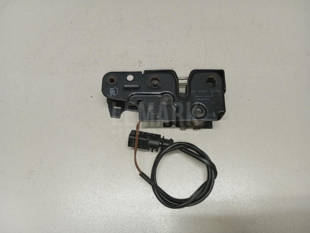 Замок капота