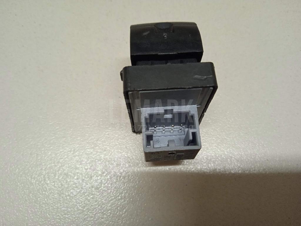 Кнопка стеклоподъемника