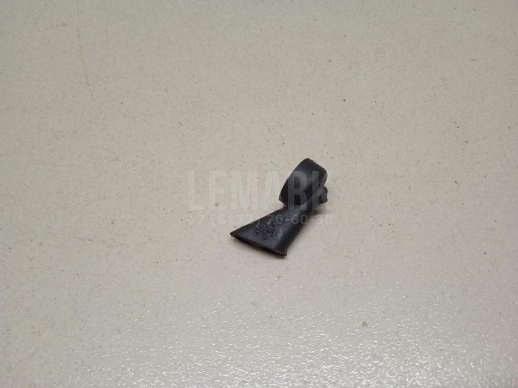 Форсунка омывателя зад стекла