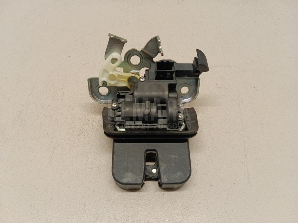 Замок багажника