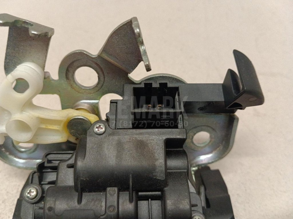 Замок багажника