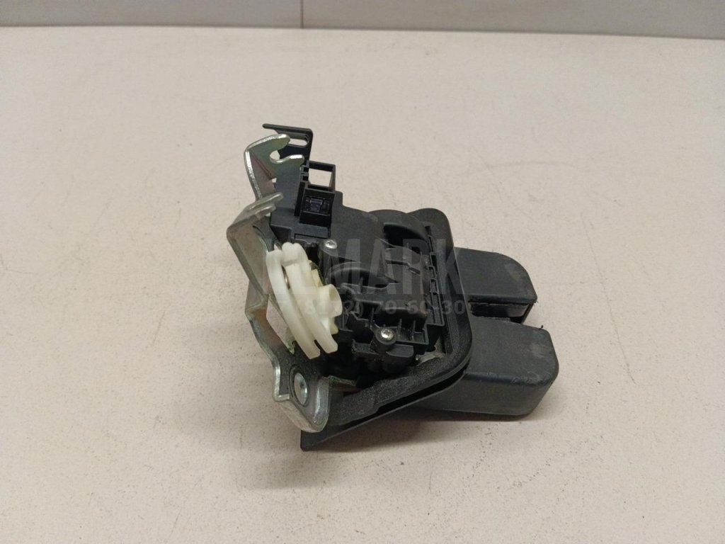 Замок багажника