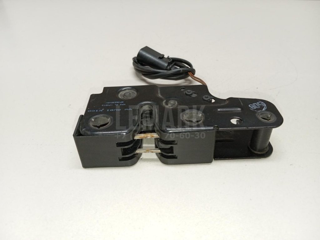 Замок капота