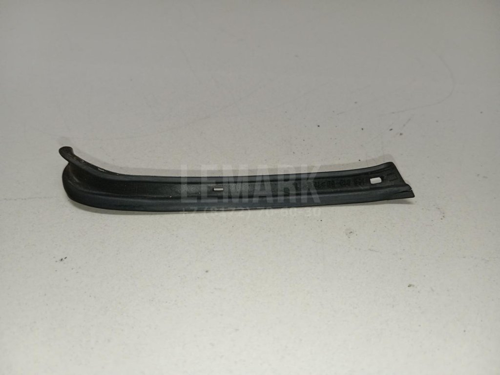 Уплотнитель фары