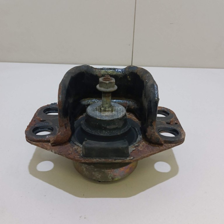 Опора двигателя для  Audi A3 [8PA] Sportback 2004-2013