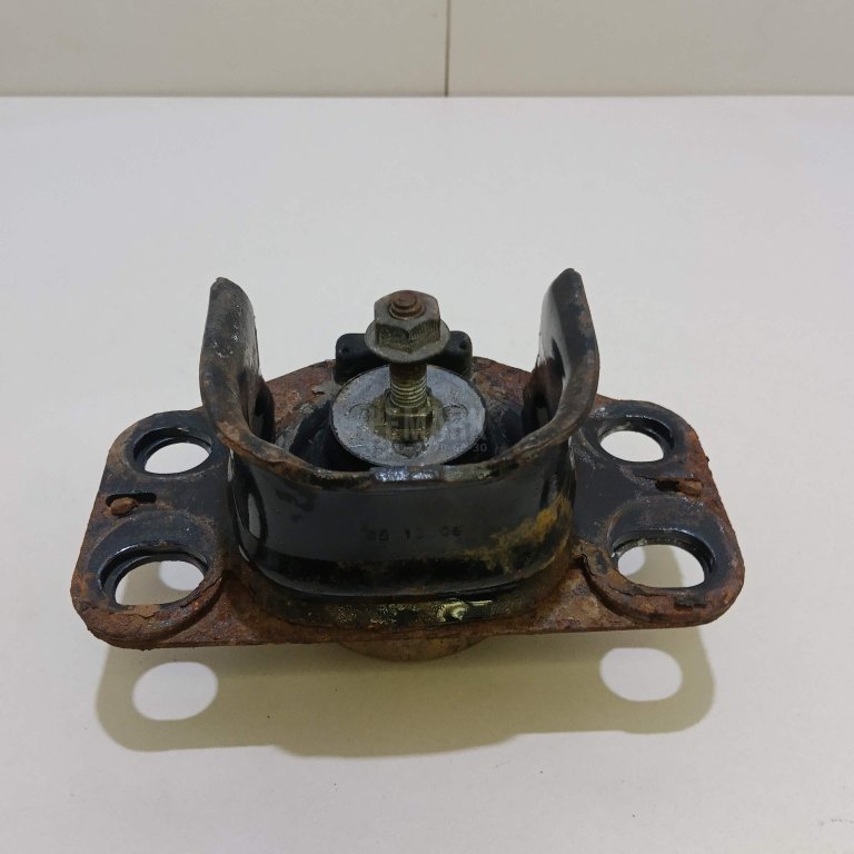 Опора двигателя для  Audi A3 [8PA] Sportback 2004-2013