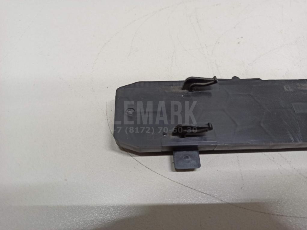 Крышка салонного фильтра