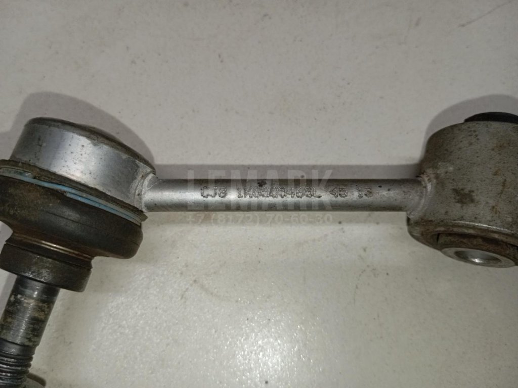 Стойка заднего стабилизатора