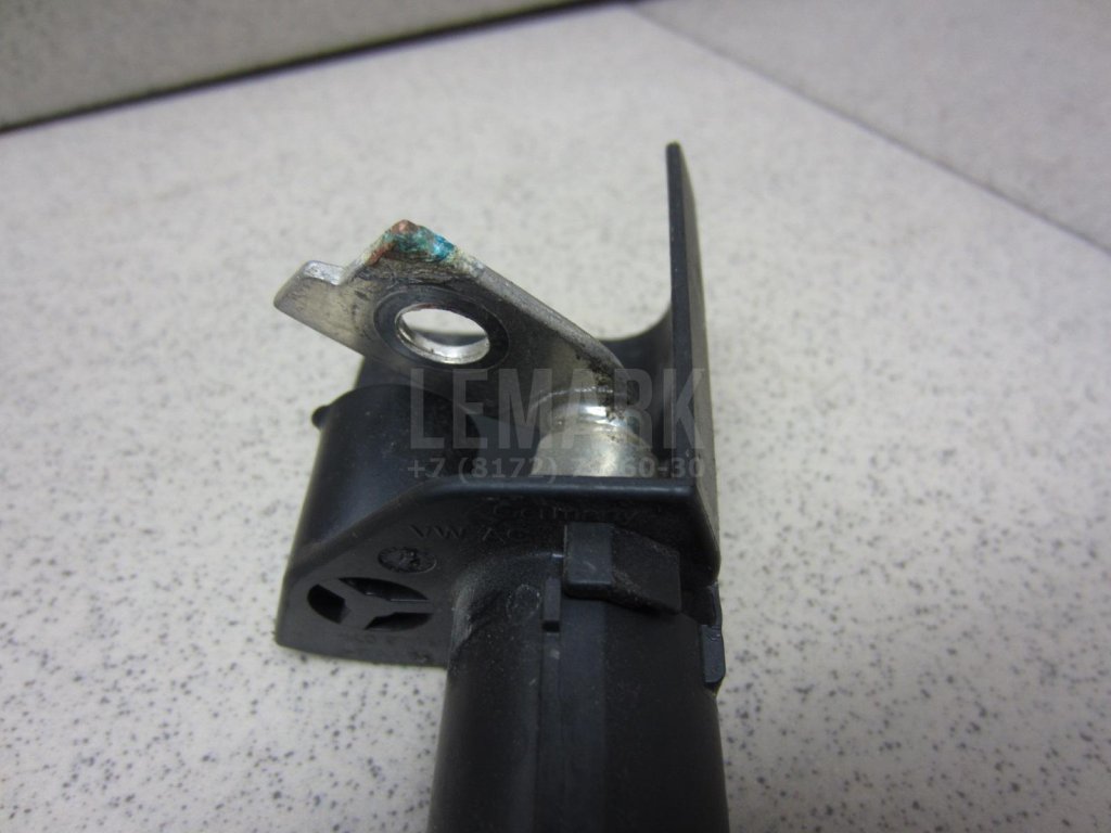 Клемма аккумулятора плюс