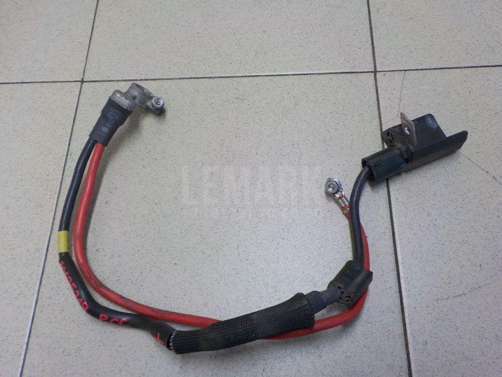 Клемма аккумулятора плюс