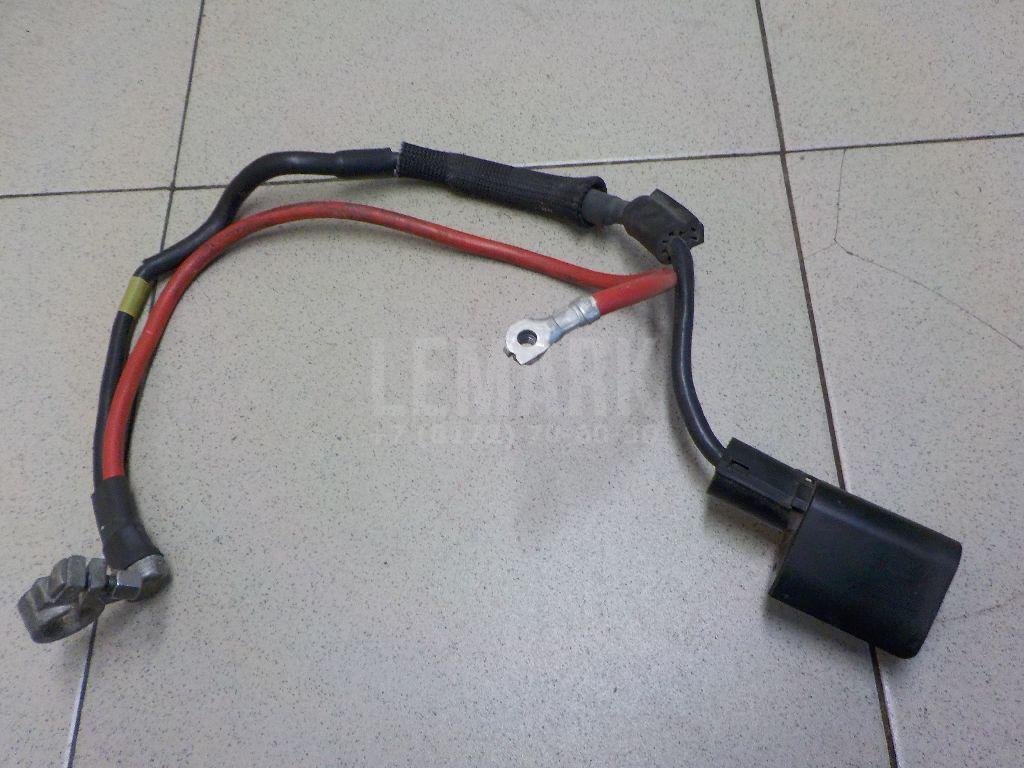 Клемма аккумулятора плюс