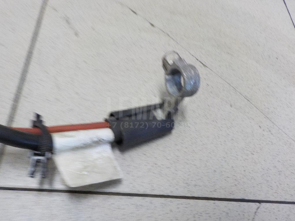 Клемма аккумулятора плюс