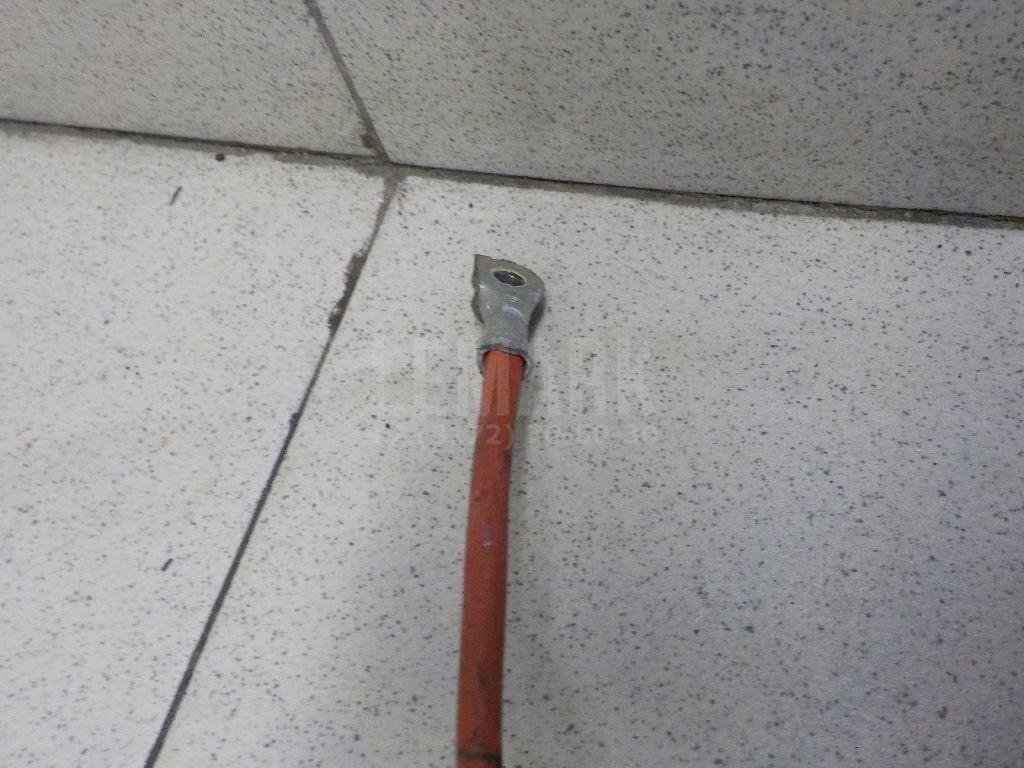 Клемма аккумулятора плюс