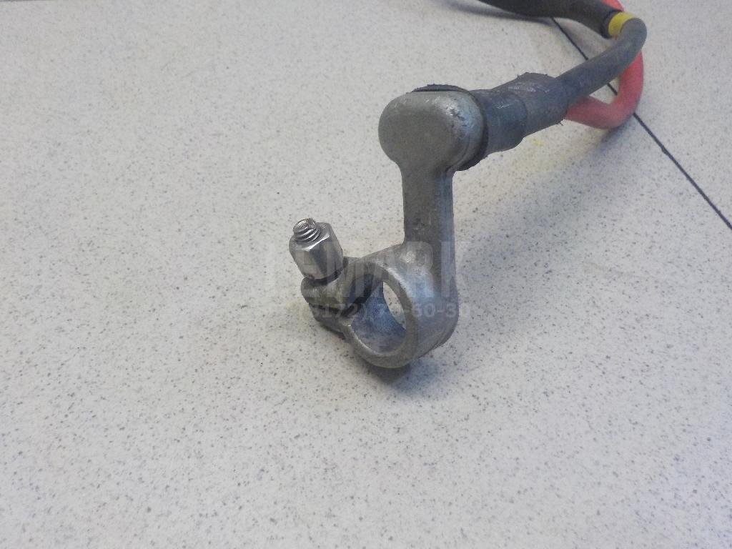 Клемма аккумулятора плюс