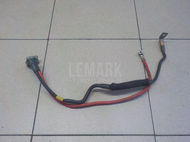 Клемма аккумулятора плюс